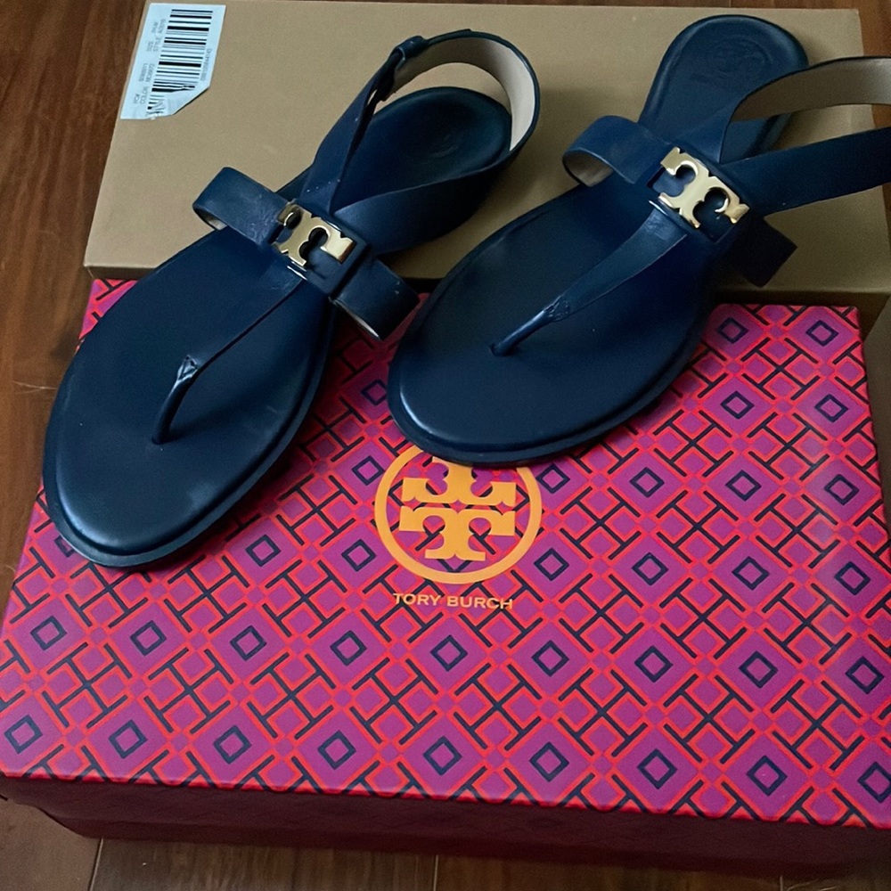 Tory Burch woman sandals.